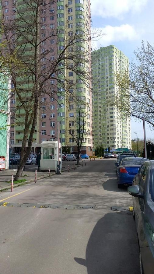 1 Поверх Ж К Паркові Озера Метро Дарниця Kyiv Exterior foto