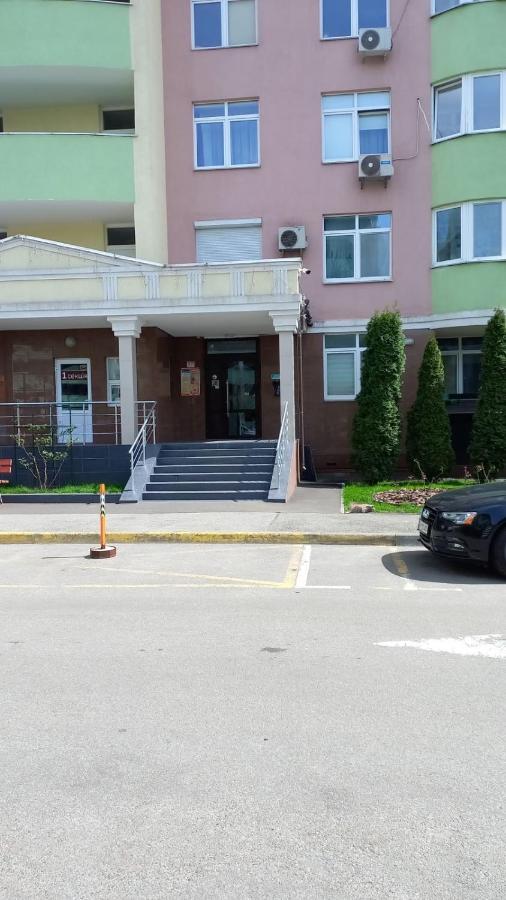1 Поверх Ж К Паркові Озера Метро Дарниця Kyiv Exterior foto